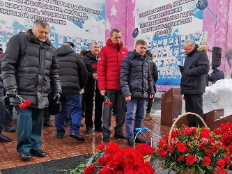 Алексей Сидоров возложил цветы к мемориалу воинам-интернационалистам